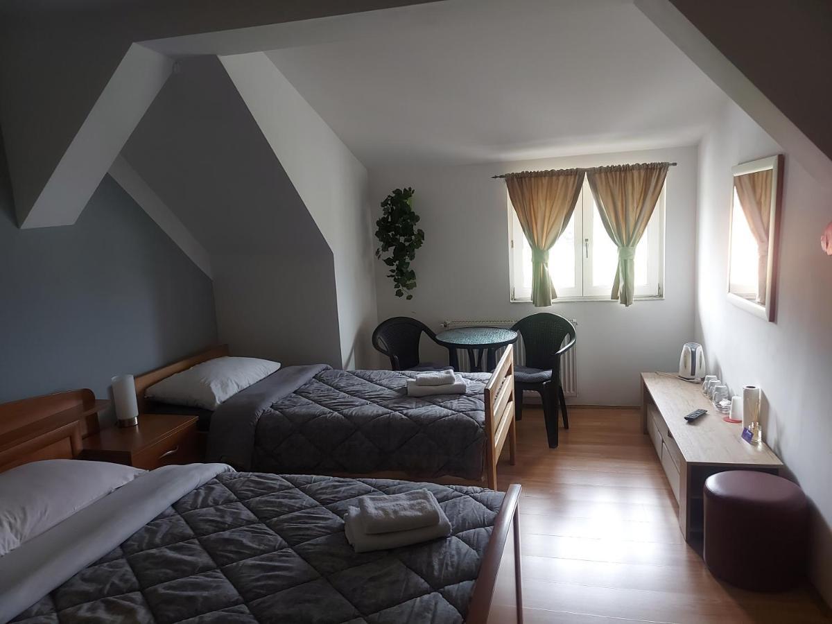 Guest House Neno Ogulin Kültér fotó